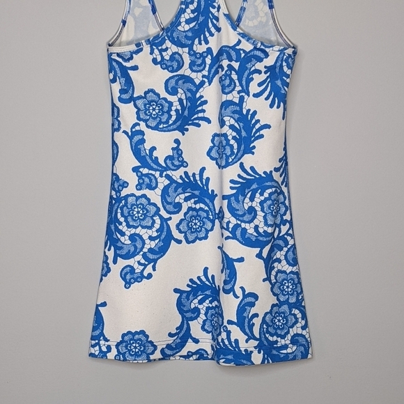 Lululemon Free To Be Tank Top Laceoflage Polar Cream Beaming Blue Paisley Size 2 - Picture 9 of 9